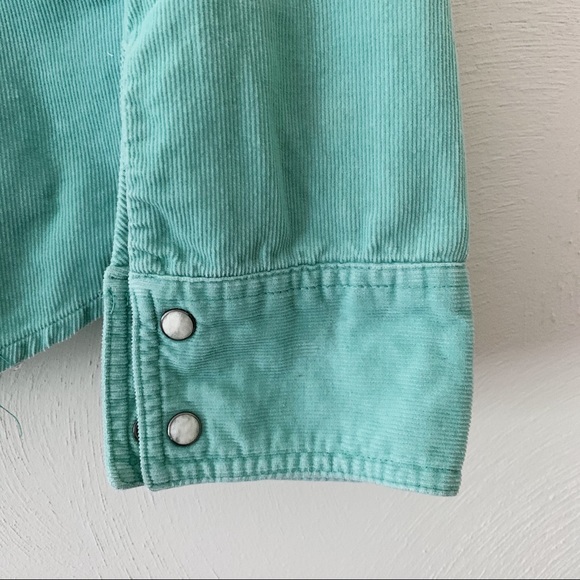American Eagle Corduroy Button-Down Size S - Picture 4 of 5